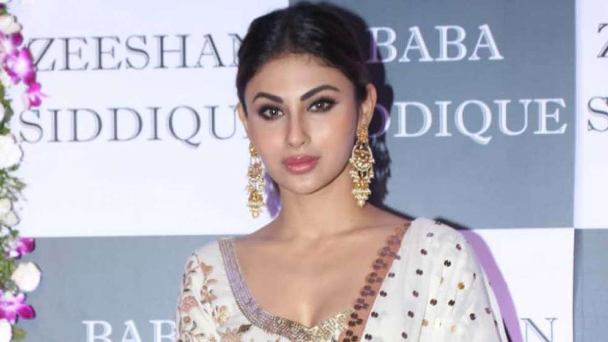 Mouni Roy shines like a moon in these viral pictures Mouni Roy shines like a moon in these viral pictures