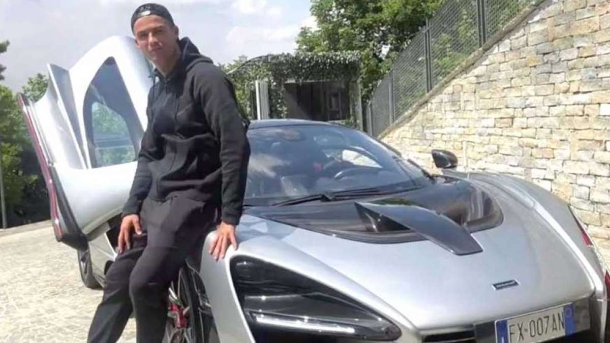 Cristiano Ronaldo drives his brand new Rs 6.6 cr McLaren Senna Cristiano Ronaldo drives his brand new Rs 6.6 cr McLaren Senna