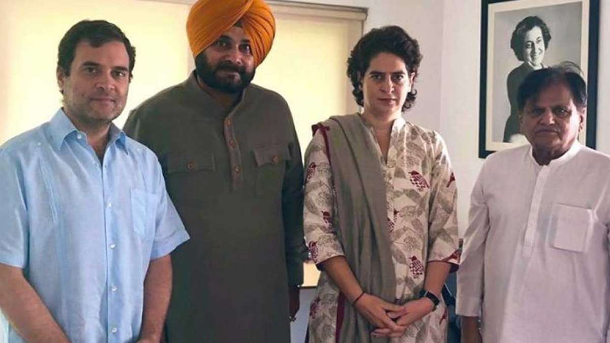 Navjot Singh Sidhu meets Rahul Gandhi amid tussle with Punjab CM Navjot Singh Sidhu meets Rahul Gandhi amid tussle with Punjab CM