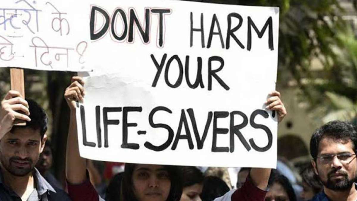 Kolkata hospital violence: Doctors slam inaction by Mamata government, sit on nationwide protest Kolkata hospital violence: Doctors slam inaction by Mamata government, sit on nationwide protest