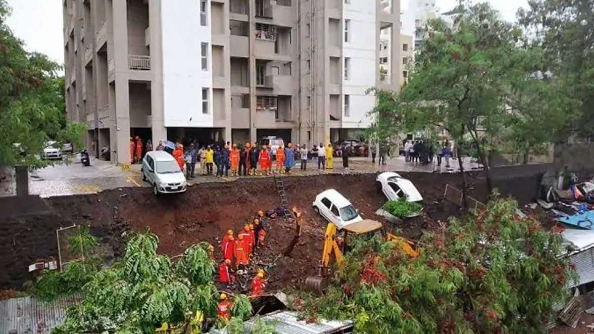Pune: 15 killed, including 4 children after wall collapse in Kondhwa Pune: 15 killed, including 4 children after wall collapse in Kondhwa