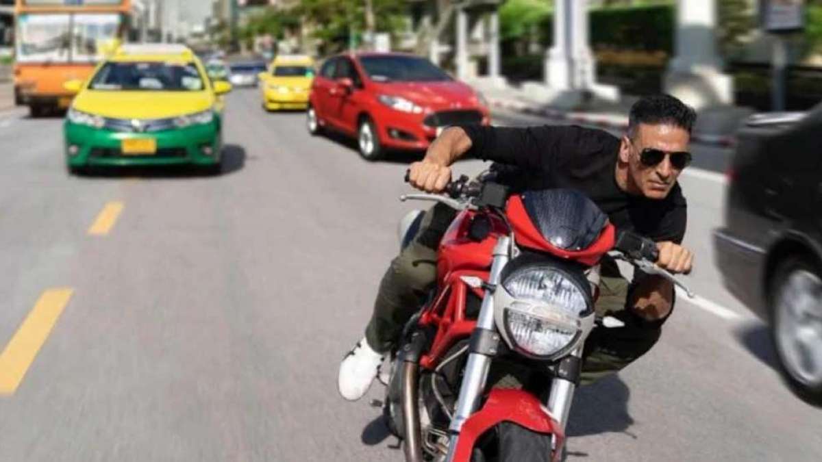 "Pure, unadulterated action": Akshay Kumar shares 'Sooryavanshi' BTS video "Pure, unadulterated action": Akshay Kumar shares 'Sooryavanshi' BTS video
