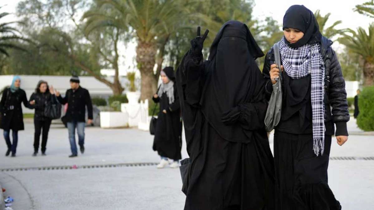 Niqab banned at public institutions in Tunisia after terror attacks Niqab banned at public institutions in Tunisia after terror attacks