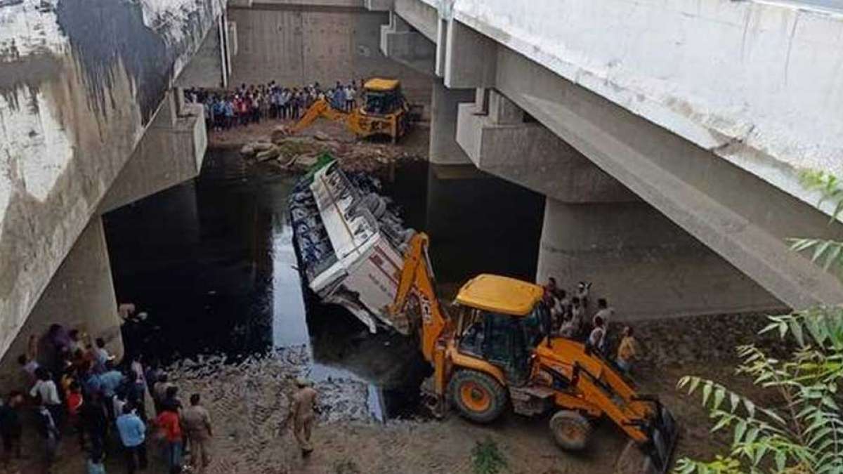 Yamuna Expressway Bus Accident: The Inside Story Yamuna Expressway Bus Accident: The Inside Story