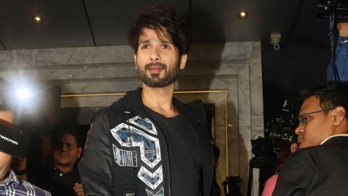Kabir Singh success: Shahid Kapoor hikes fees to Rs 35 crores Kabir Singh success: Shahid Kapoor hikes fees to Rs 35 crores