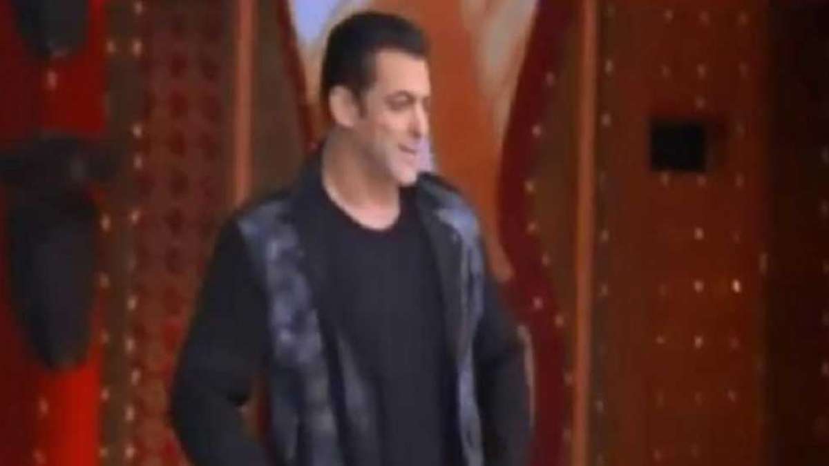 Nach Baliye 9 leaked video: Salman Khan questions 'question of his marriage' Nach Baliye 9 leaked video: Salman Khan questions 'question of his marriage'