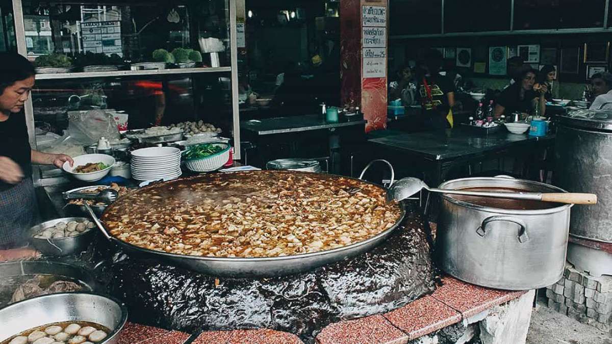 Bangkok-based restaurant serves soup cooking for over 45 years Bangkok-based restaurant serves soup cooking for over 45 years