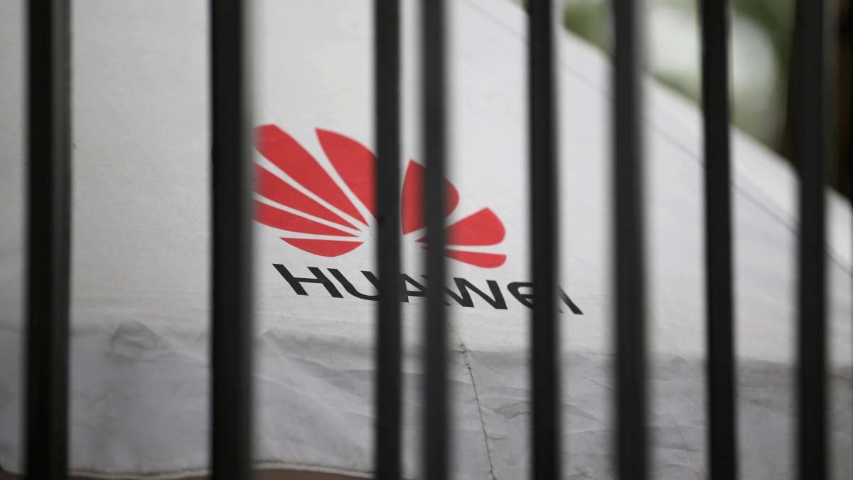 'Threat to national security', no business with Huawei in US: Donald Trump 'Threat to national security', no business with Huawei in US: Donald Trump