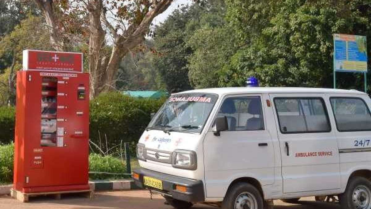 In Hyderabad, man dies in ambulance after door stuck for 15 minutes In Hyderabad, man dies in ambulance after door stuck for 15 minutes