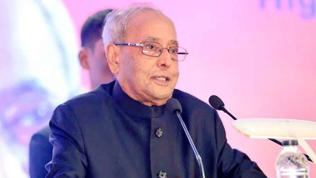 Pranab Mukherjee advises journalists to be careful with social media posts Pranab Mukherjee advises journalists to be careful with social media posts