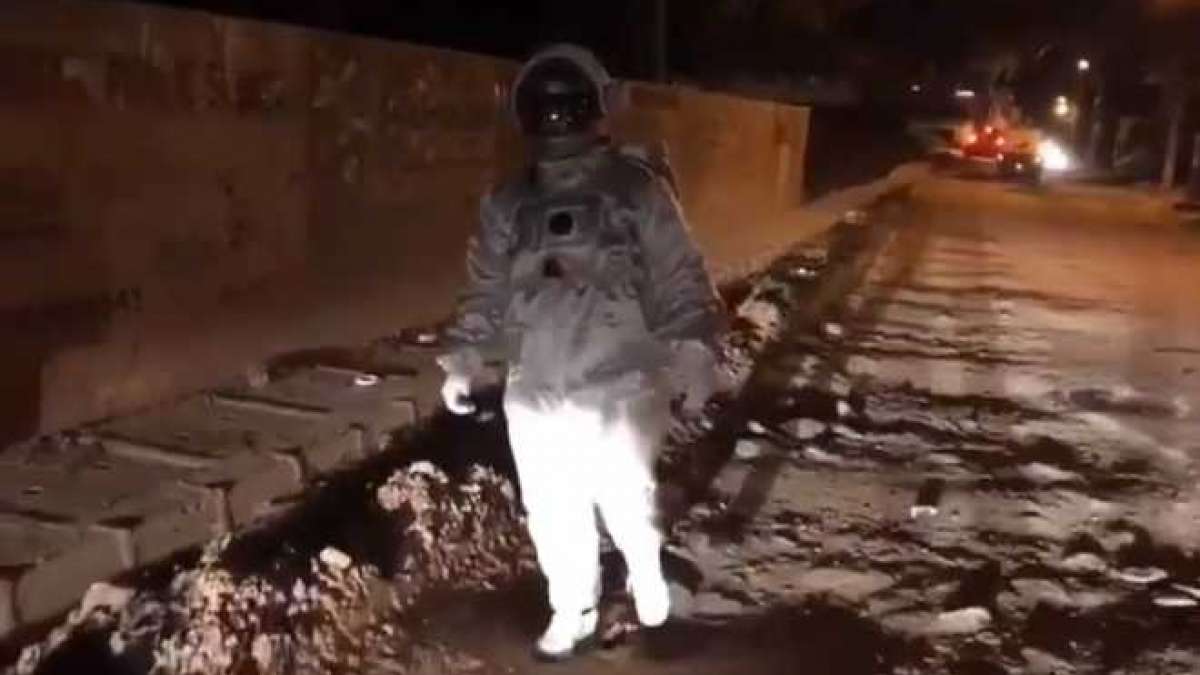 Viral 'moon walk' video triggers road repair work in Bengaluru Viral 'moon walk' video triggers road repair work in Bengaluru