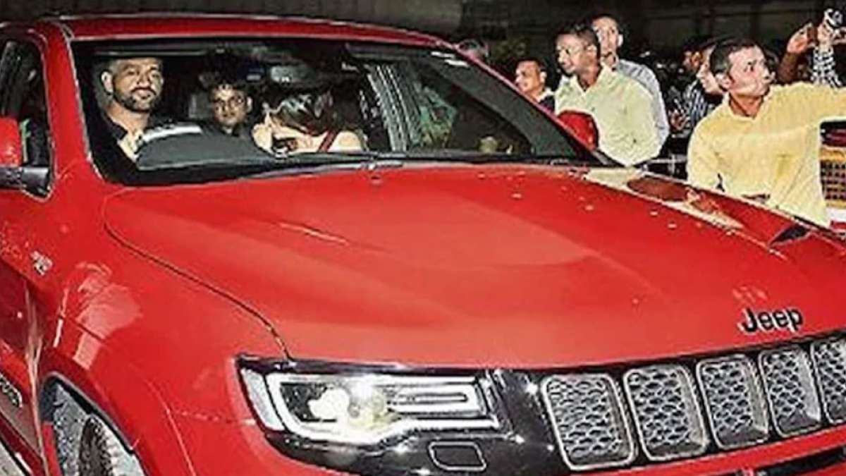 Video: Mahendra Singh Dhoni drives his new red beast Video: Mahendra Singh Dhoni drives his new red beast