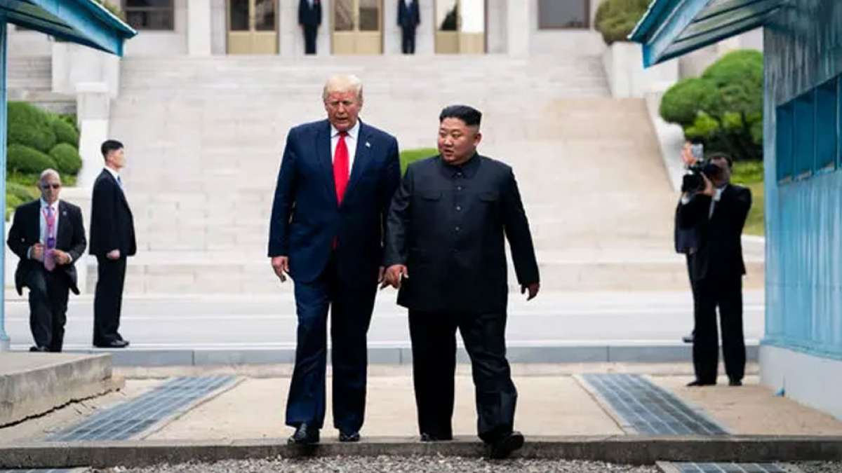 North Korea fires projectiles, after agreeing to talk to US North Korea fires projectiles, after agreeing to talk to US