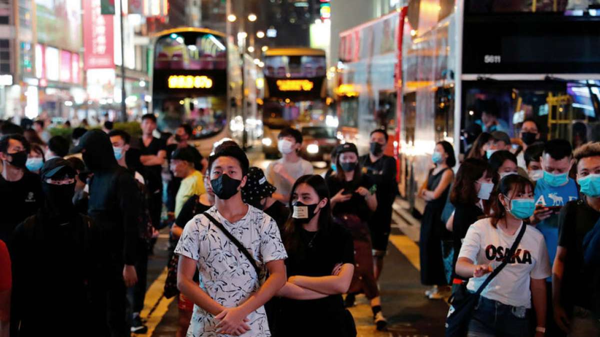 Hong Kong uses emergency powers to ban face masks, rail system breaks down Hong Kong uses emergency powers to ban face masks, rail system breaks down