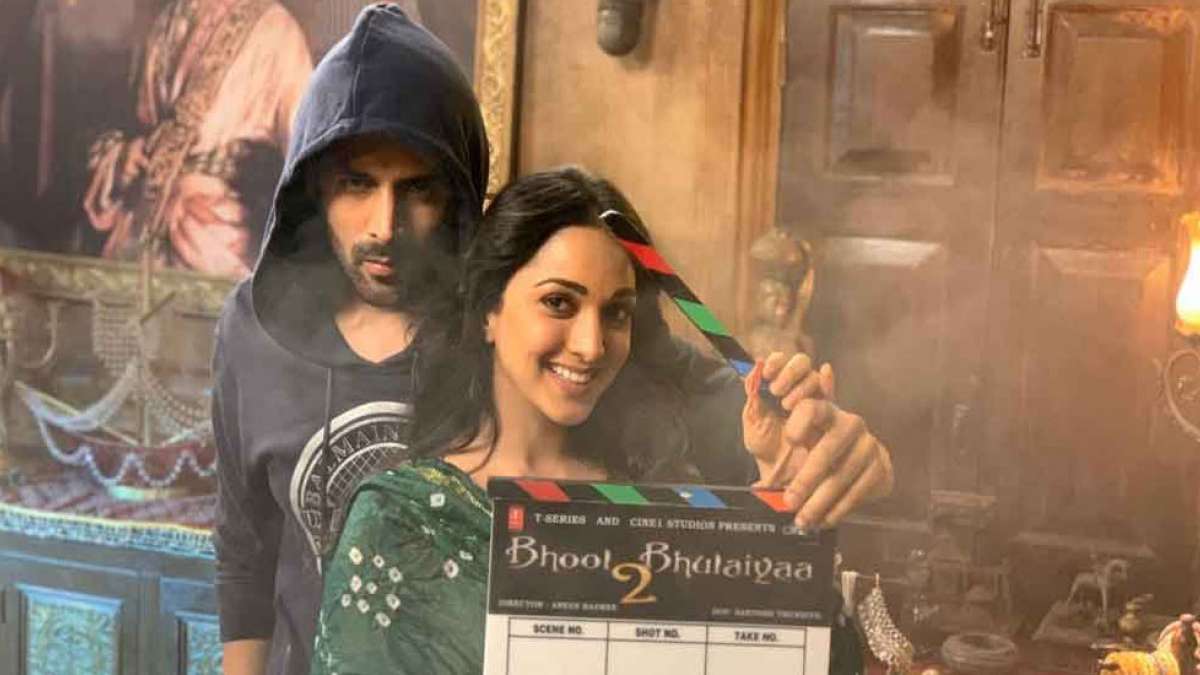 Kartik Aaryan, Kiara Advani start shooting for Bhool Bhulaiyaa 2 Kartik Aaryan, Kiara Advani start shooting for Bhool Bhulaiyaa 2