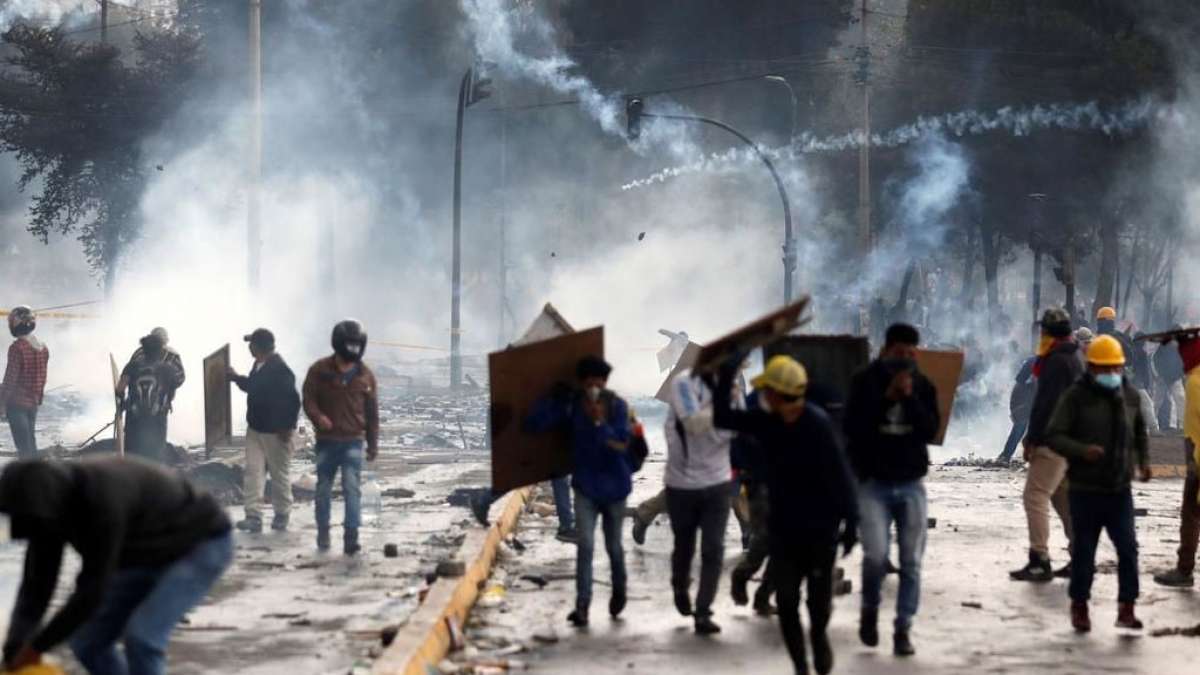 Ecuador: Seven dead, over 1000 injured in mass protest against fuel subsidies Ecuador: Seven dead, over 1000 injured in mass protest against fuel subsidies