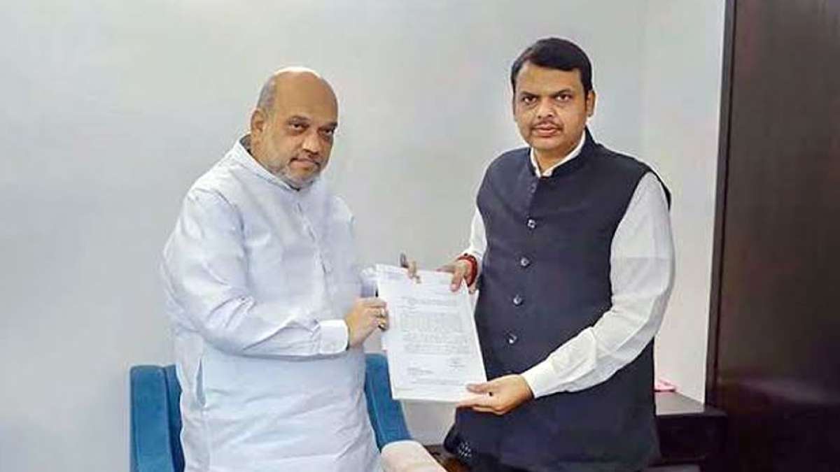 Amit Shah gives green signal for backroom negotiations with Shiv Sena Amit Shah gives green signal for backroom negotiations with Shiv Sena