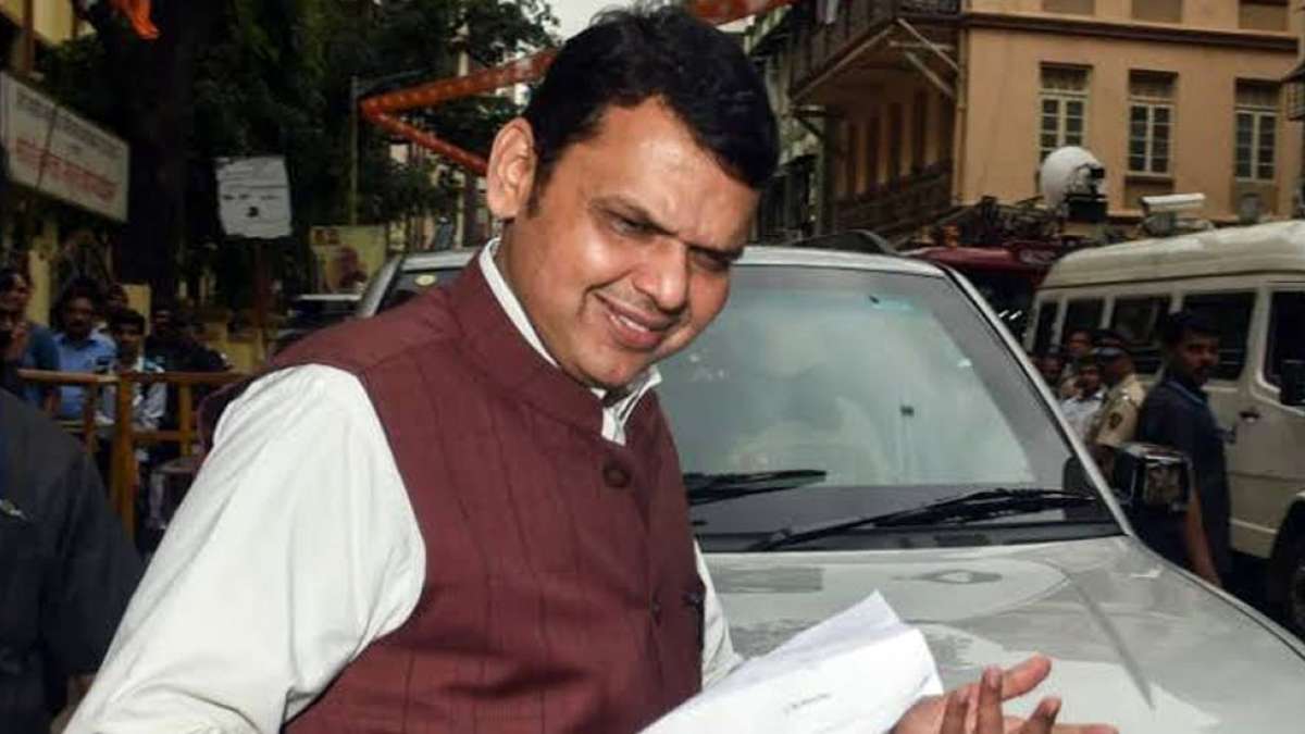 Maharashtra: Devendra Fadnavis meets RSS chief Mohan Bhagwat Maharashtra: Devendra Fadnavis meets RSS chief Mohan Bhagwat