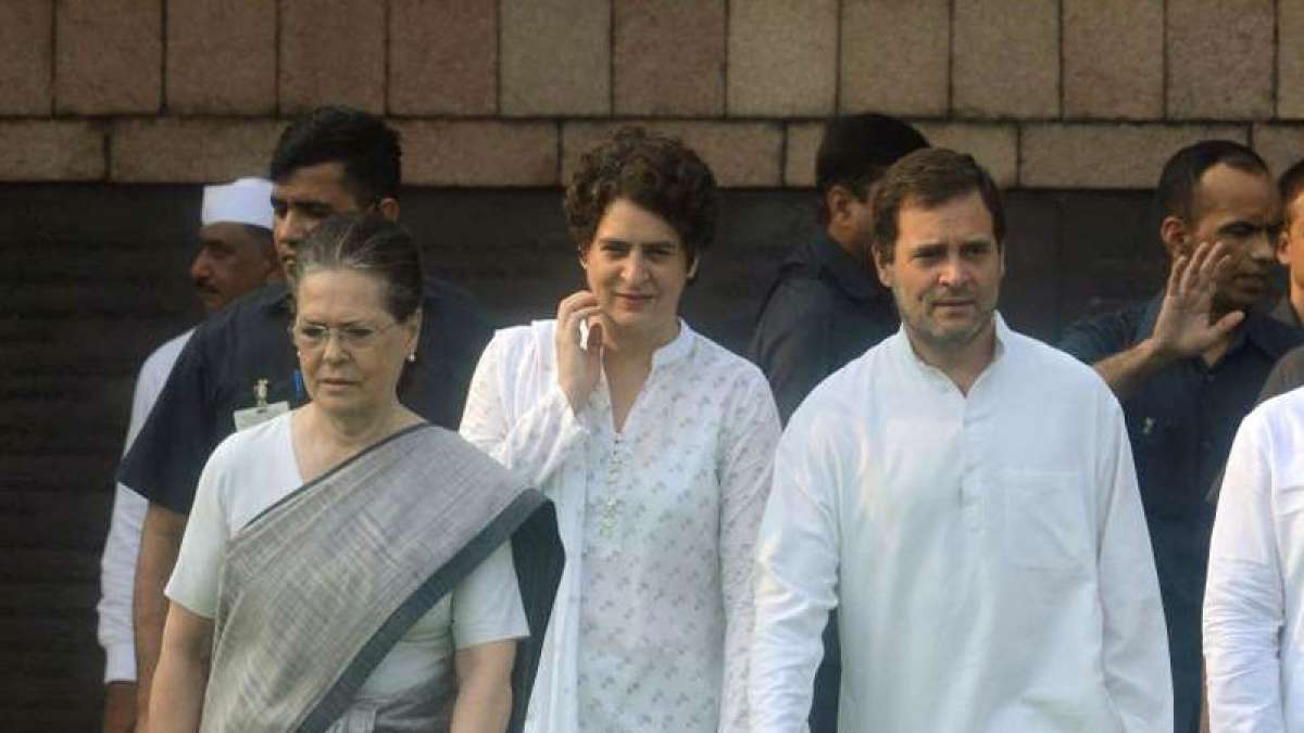 No more SPG cover to Gandhi family, CRPF takes over security: Report No more SPG cover to Gandhi family, CRPF takes over security: Report